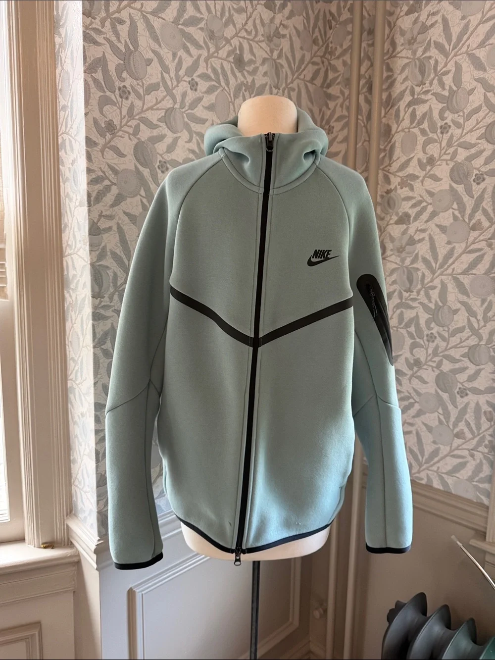 Nike Men’s Pale Blue Full-Zip Hoodie Jacket with Black Trim